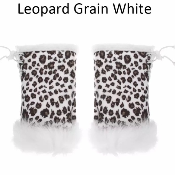 Rabbit Fur Trim Fingerless glove - Picture 3 of 5